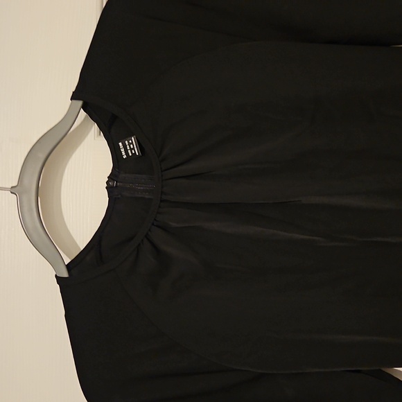 Elegant Black Midi Dress - Picture 2 of 4